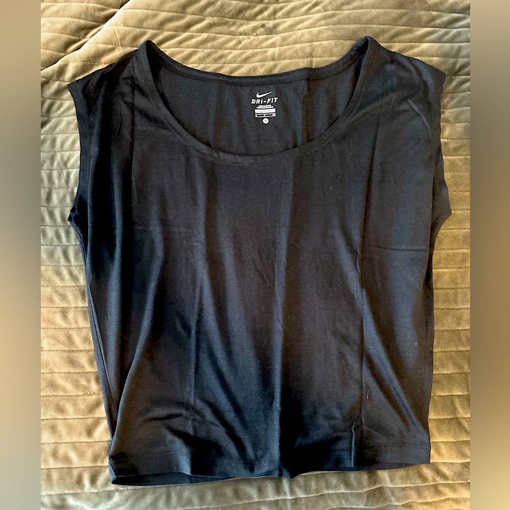 Nike black sports crop top with dri-fit material size S